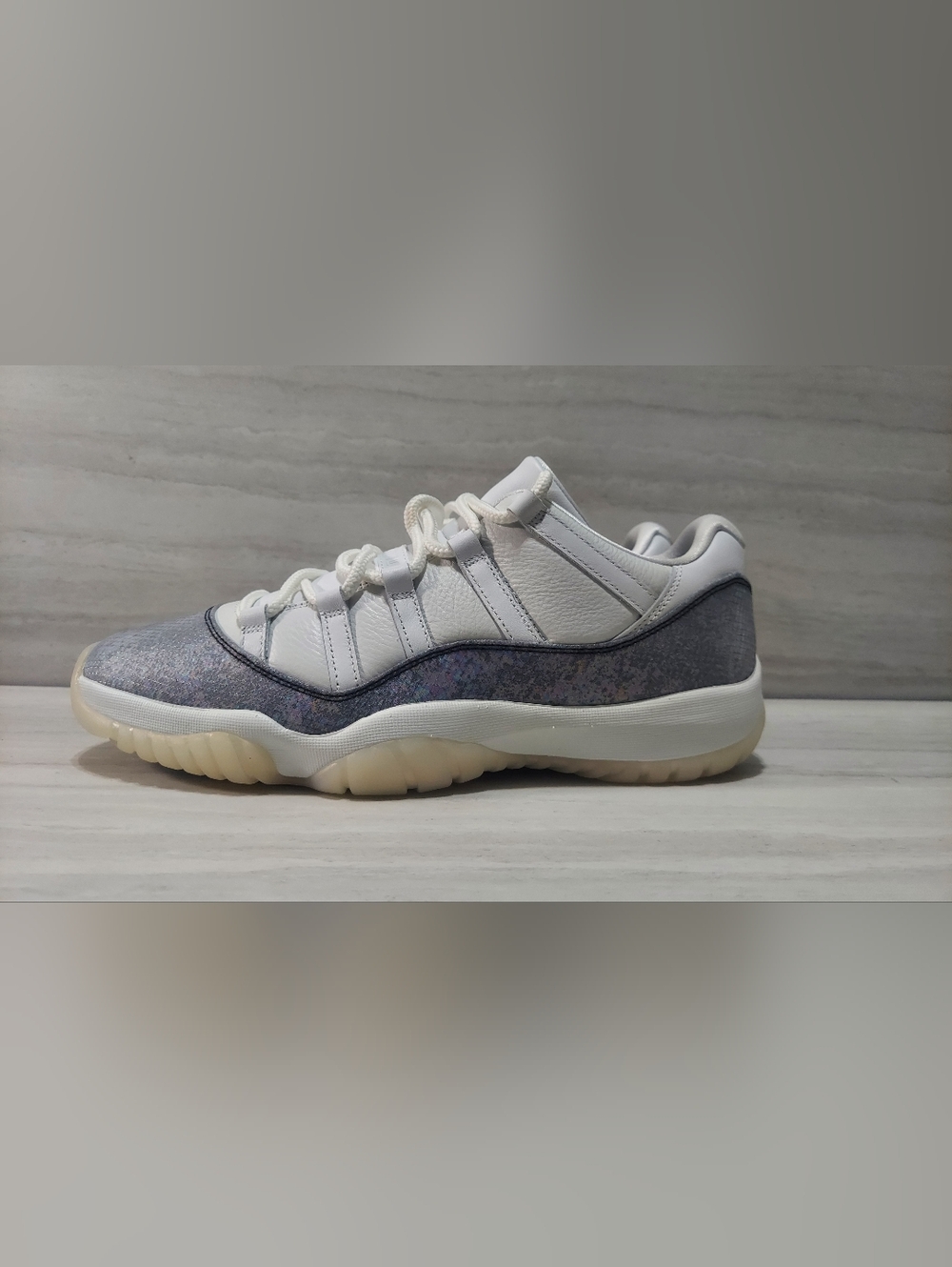 Jordan 11 Low "Year Of The Snake" HQ7000-001 Size: 13
